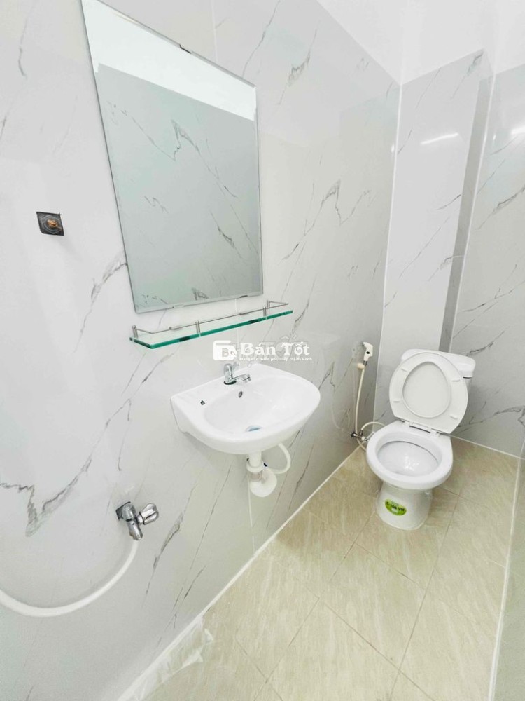 Sang CHDV Có 1 Mặt Bằng và 8 Phòng Nhà Mới Đẹp