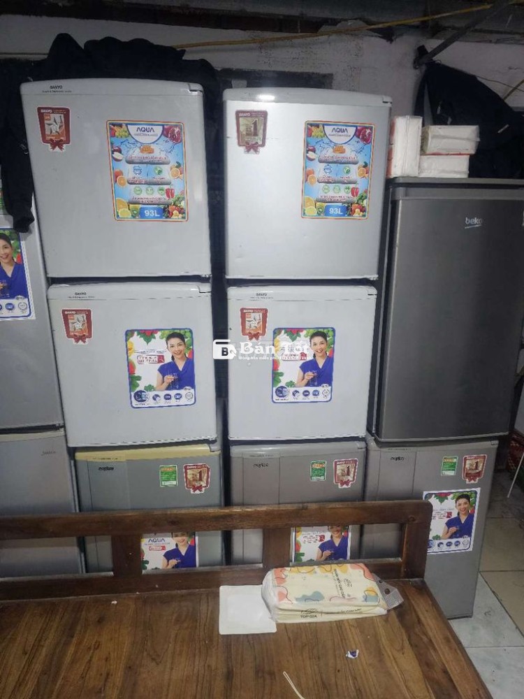 Tủ lạnh sanyo 50lit còn mới. Máy zin nguyên bản
