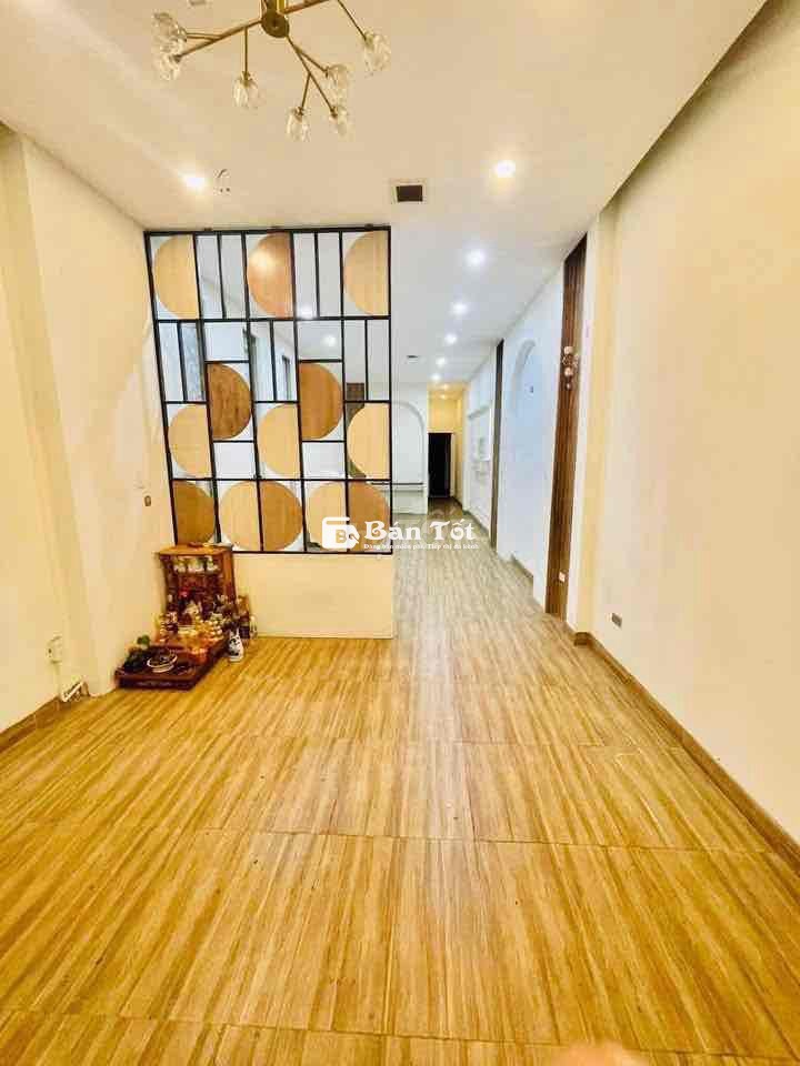 ✨ Cho Thuê Nhà 2 Tầng Mặt Tiền Đường Nguyễn Hoàng, Đoạn Sầm Uất