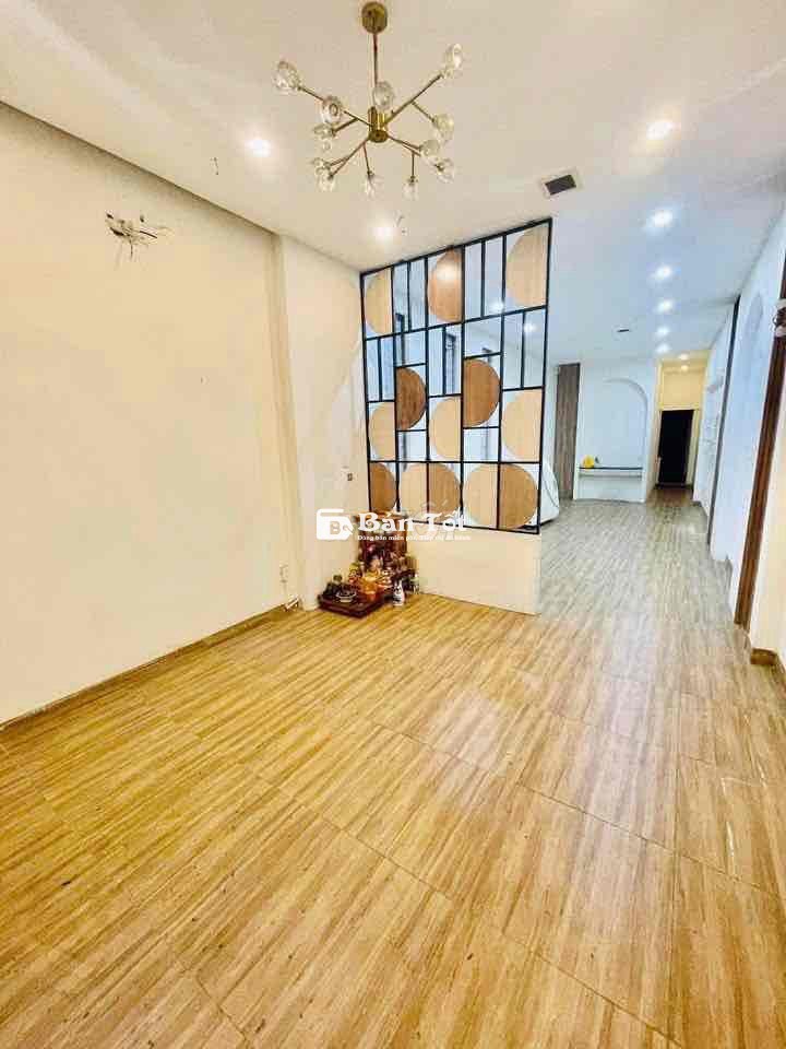 ✨ Cho Thuê Nhà 2 Tầng Mặt Tiền Đường Nguyễn Hoàng, Đoạn Sầm Uất