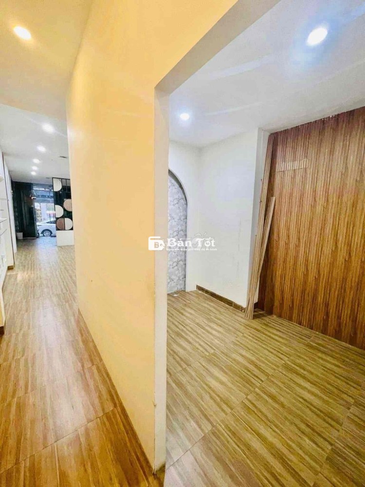 ✨ Cho Thuê Nhà 2 Tầng Mặt Tiền Đường Nguyễn Hoàng, Đoạn Sầm Uất