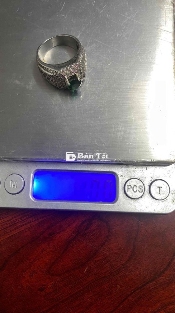 cần bán chiếc nhẫn bạc