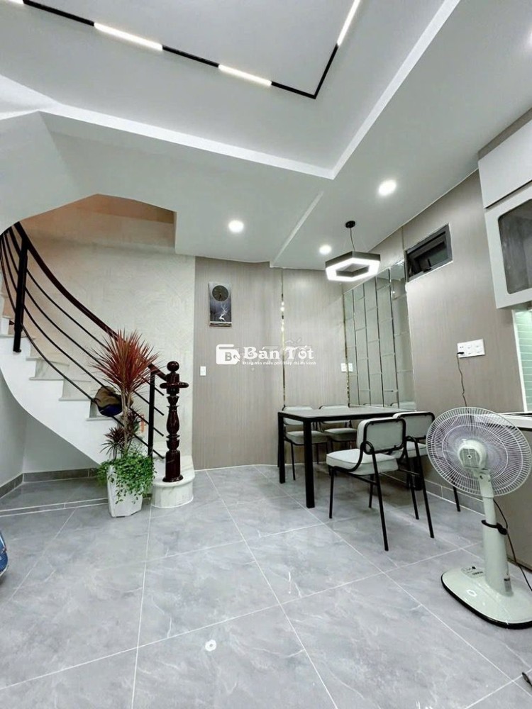 NHÀ TÂN VĨNH Q4- 5 LẦU ĐÚC- 40m2 - SÁT HXH- CHỈ 5 TỶ NHỈNH