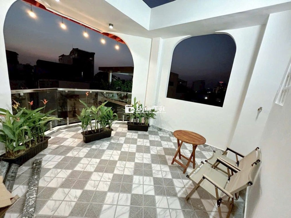 NHÀ TÂN VĨNH Q4- 5 LẦU ĐÚC- 40m2 - SÁT HXH- CHỈ 5 TỶ NHỈNH