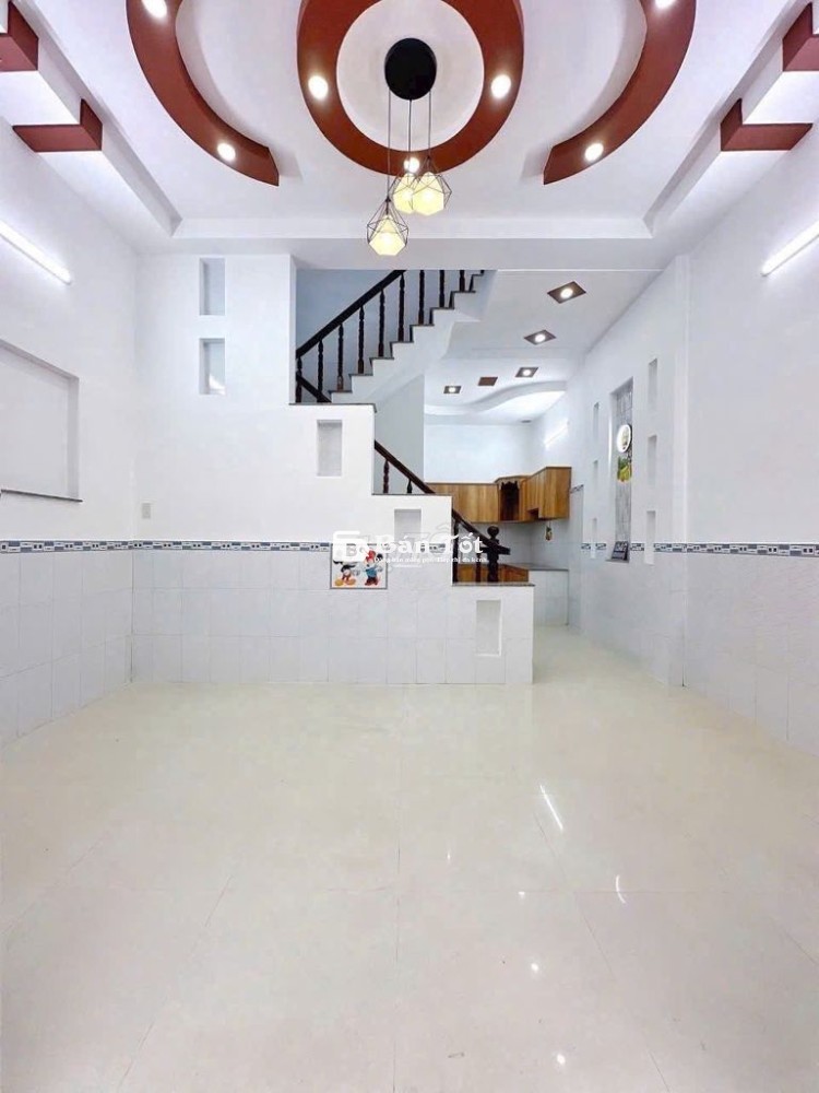 Chính chủ bán nhà mặt tiền Hoàng Phan Thái 80m2 giá 910tr sổ riêng