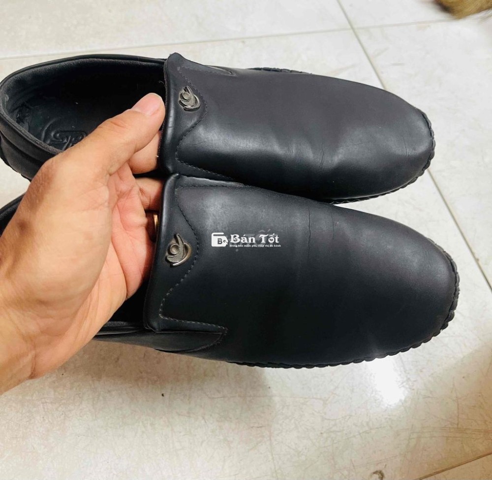 Giày đẹp loại không dây hành đặt