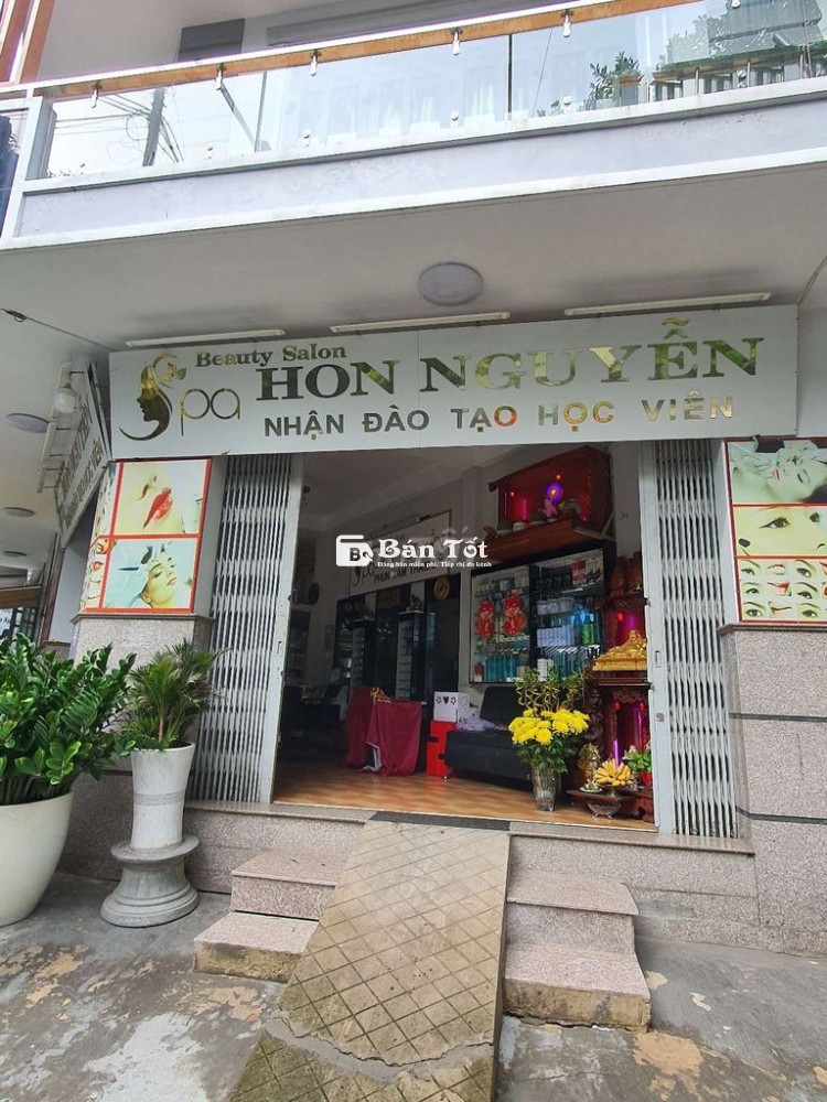 Tuyển thợ phụ tiện tóc nữ