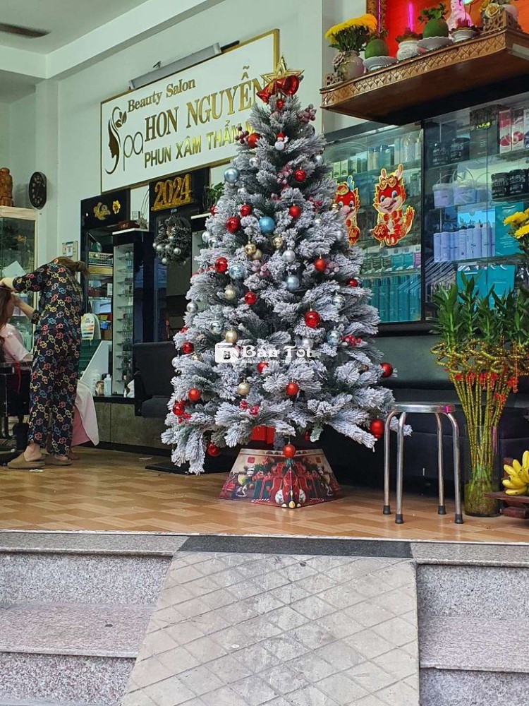 Tuyển thợ phụ tiện tóc nữ