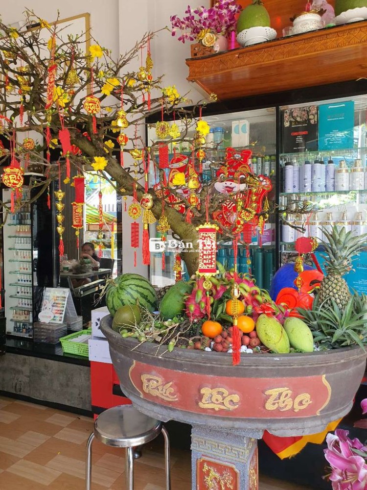 Tuyển thợ phụ tiện tóc nữ