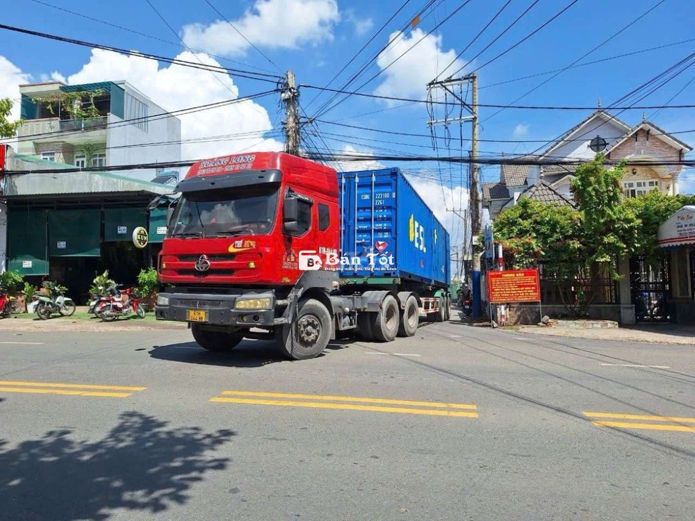 Đất đẹp 2000m ngang 40m gần ngã tư Chiêu Liêu Tp. Dĩ An