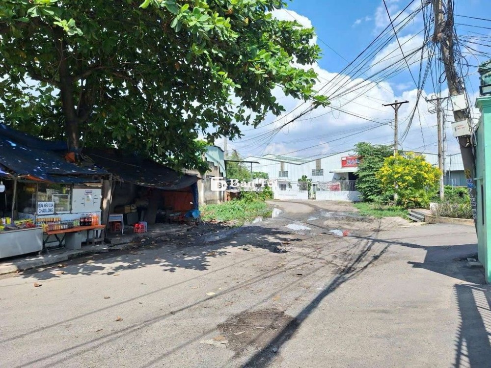 Đất đẹp 2000m ngang 40m gần ngã tư Chiêu Liêu Tp. Dĩ An