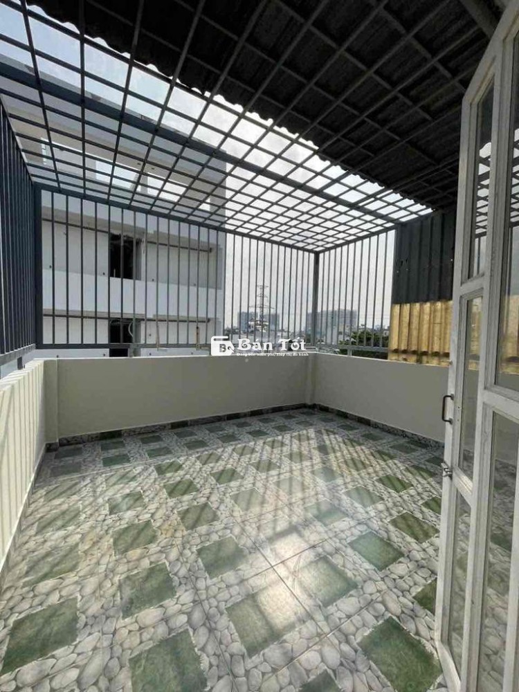 Bán nhà một trệt hai lầu sân thượng giá rẻ
