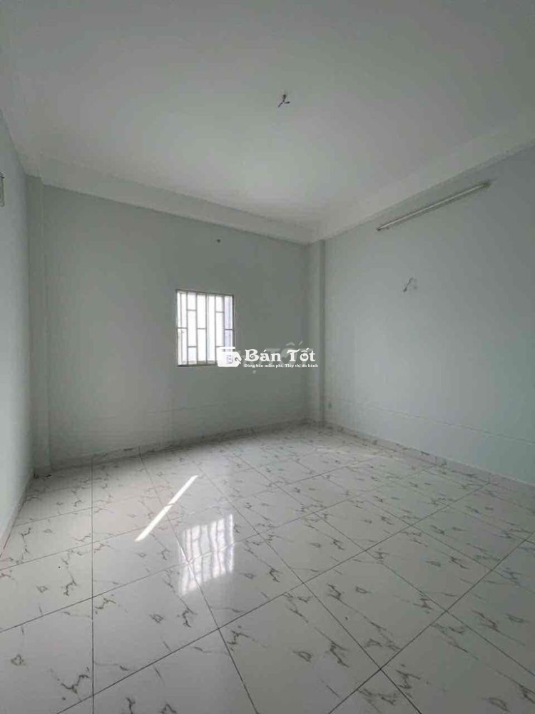 Bán nhà một trệt hai lầu sân thượng giá rẻ