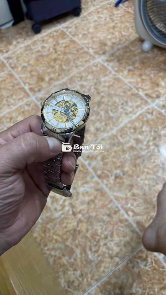 đổng hồ Op đang dùng bình thường tích cót lâu