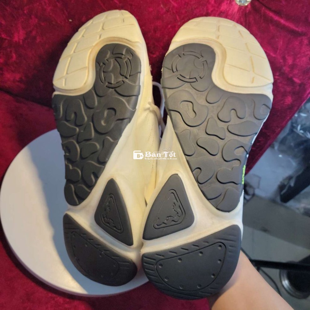 Giày hiệu con báo size 43