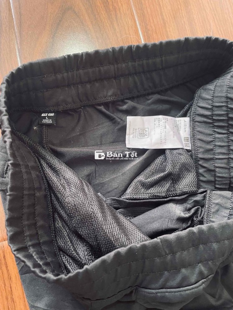 quần gió Uniqlo size L eo 80-86 màu đen