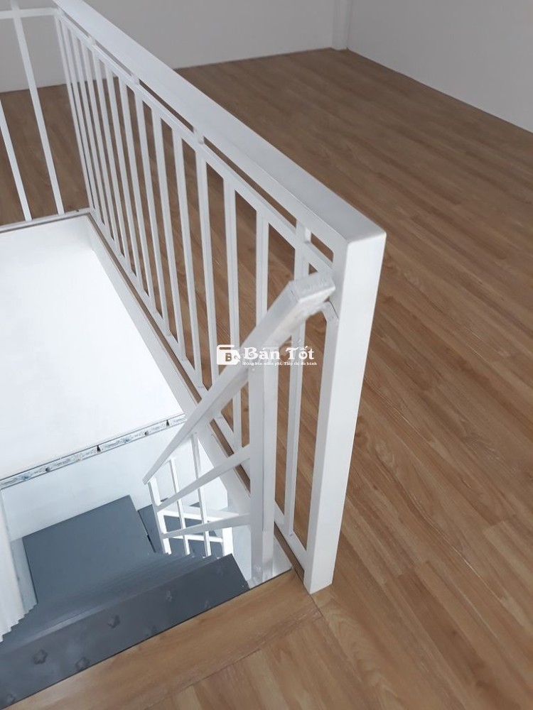 Nhà gác lửng (3.7m x 9m) hẻm đường Đặng thúc Vịnh gần ngã 3 Đồn HM