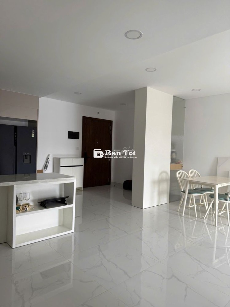 CHO THUÊ CĂN HỘ 2PN 2WC 111,9m2 khu DIAMOND BRILLIANT với 17,5TR/tháng