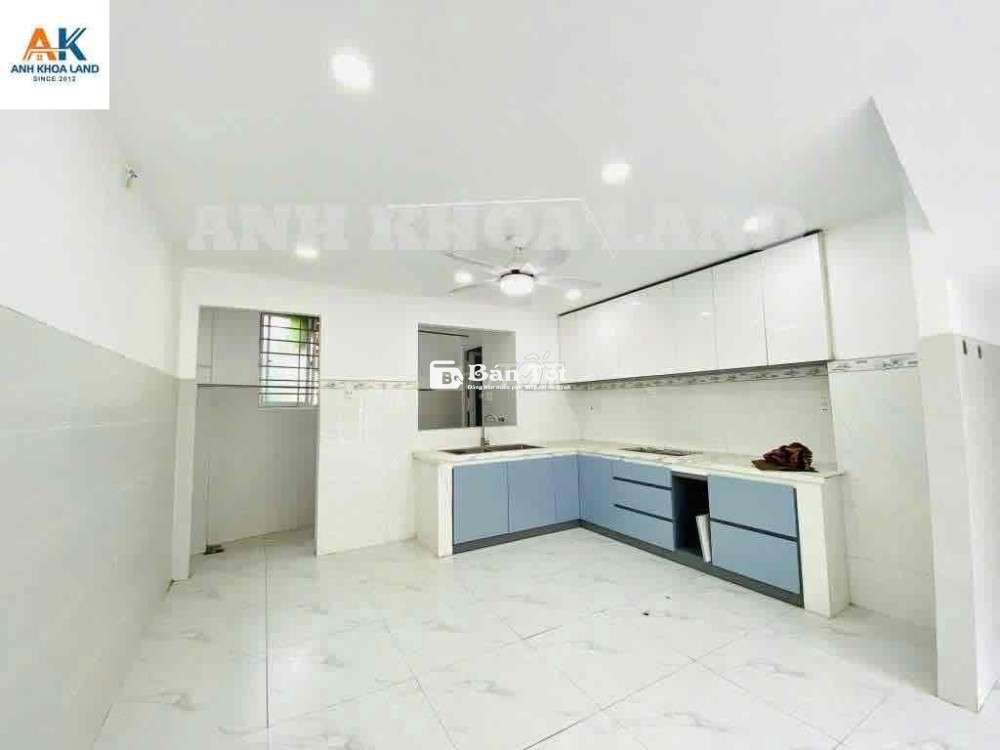 Nhà 3 tầng mới tinh ngay chợ Thủ Đức - 3PN 3WC Dt 55.8M2