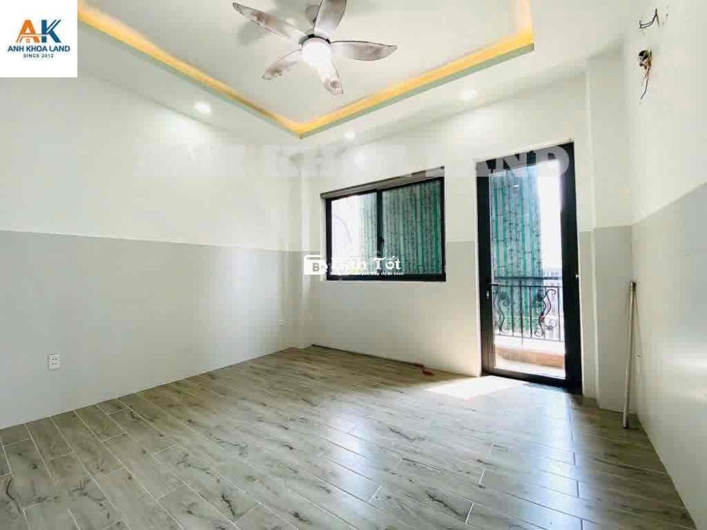 Nhà 3 tầng mới tinh ngay chợ Thủ Đức - 3PN 3WC Dt 55.8M2