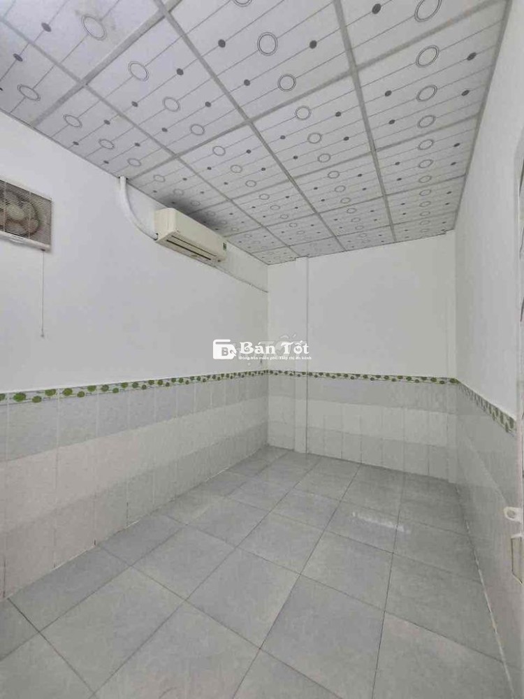 Nhà trệt lửng 3 phòng ngủ, lộ ô tô, cách Đại Học Y Dược 3km