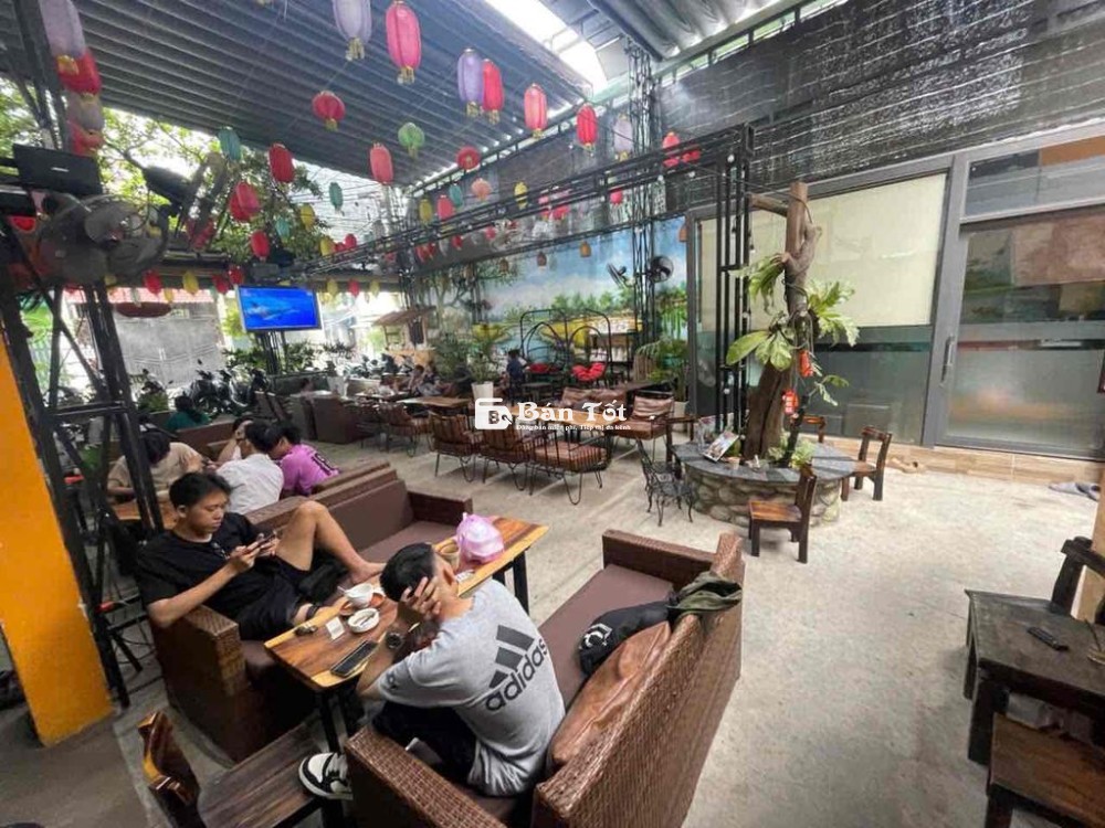 Nhân Viên Phục Vụ