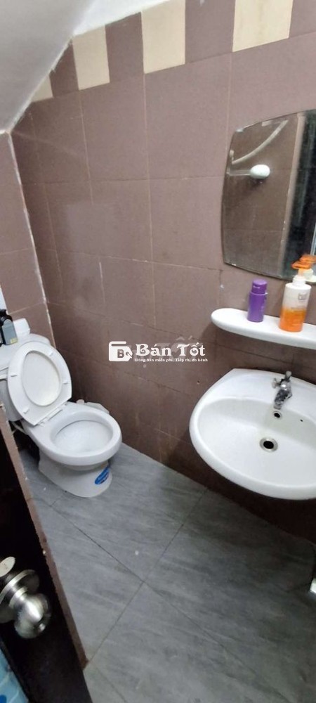 Tìm nữ ở ghép phòng ngay trung tâm Q1