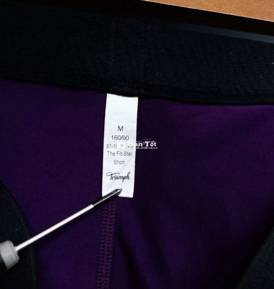 Quần tập Triumph size M