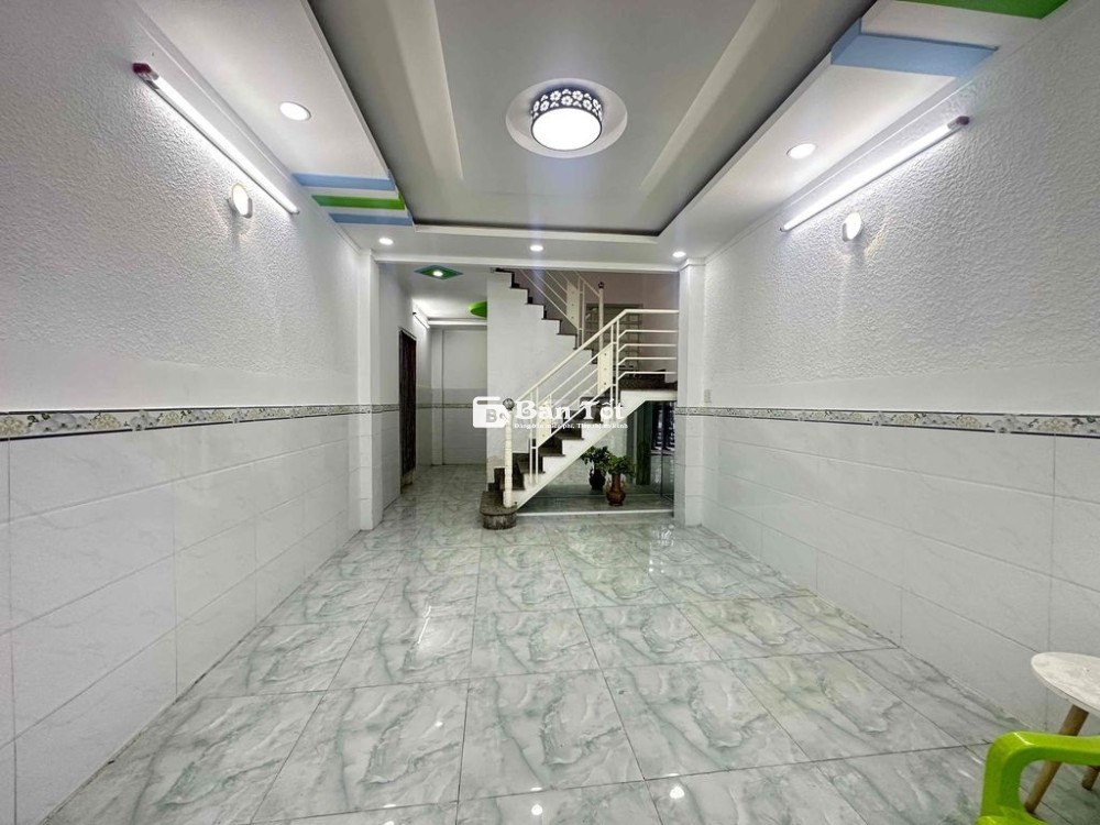Nhà hẻm xe hơi 6m Kênh tân hoá, cách mt 20m, 35m2, chỉ hơn 5 tỉ