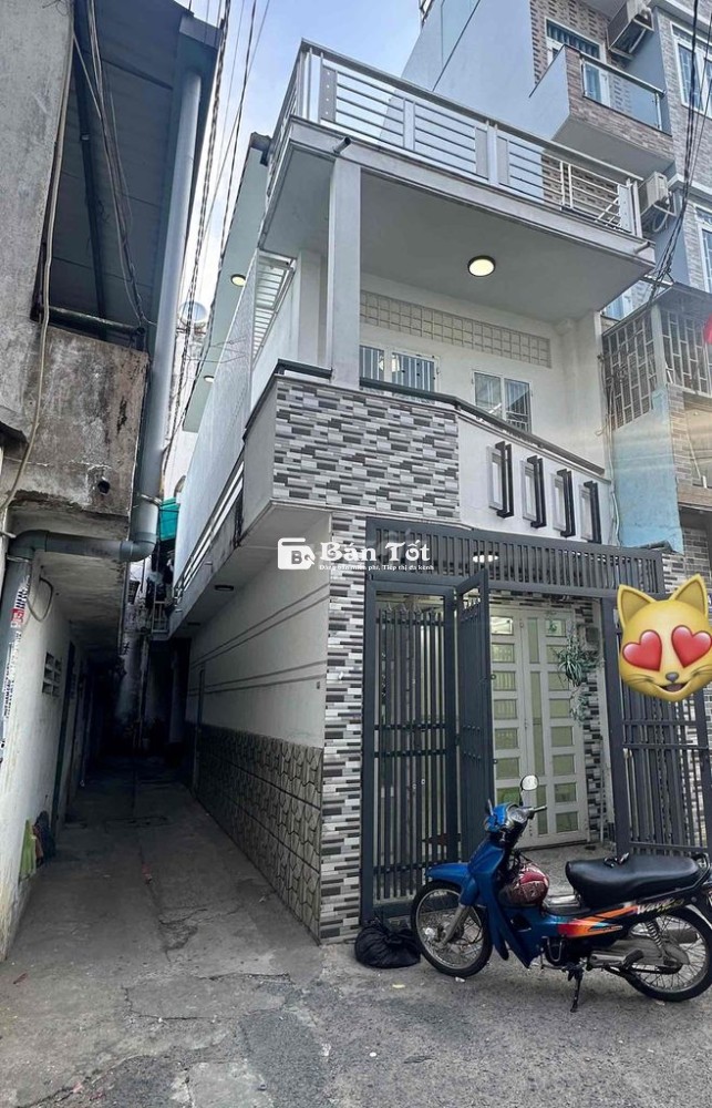 Nhà hẻm xe hơi 6m Kênh tân hoá, cách mt 20m, 35m2, chỉ hơn 5 tỉ