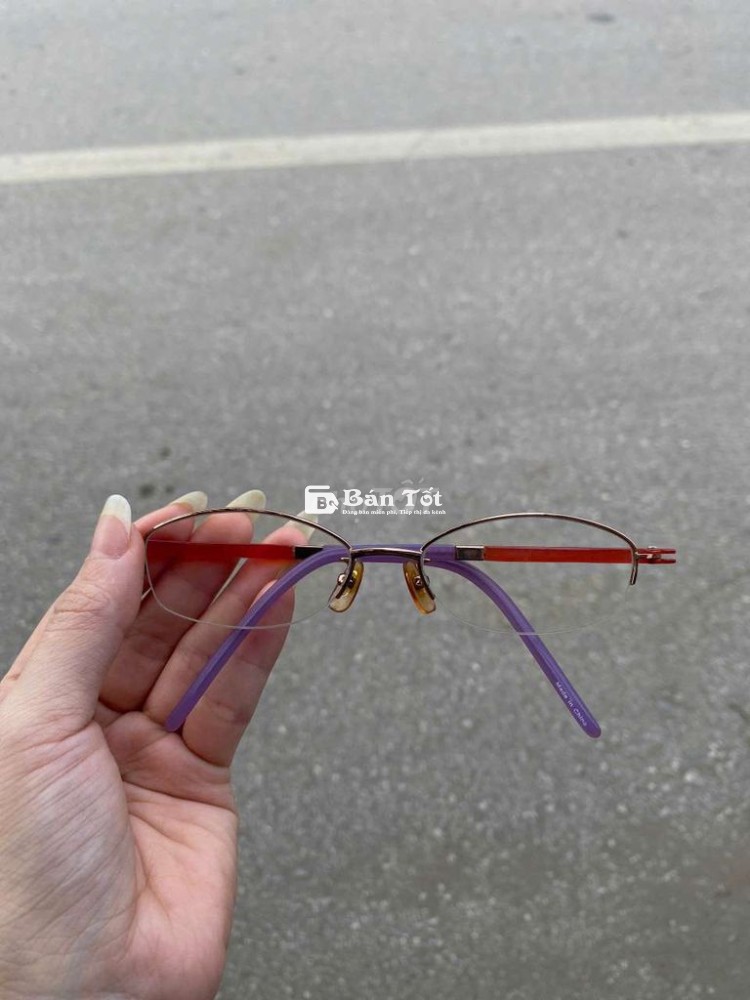 Sale nhanh gọng kính si nhật ti tan