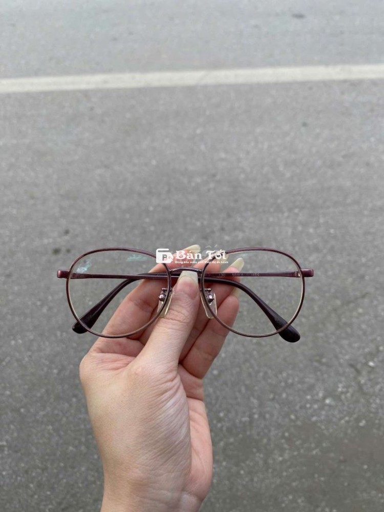Sale nhanh gọng kính si nhật ti tan