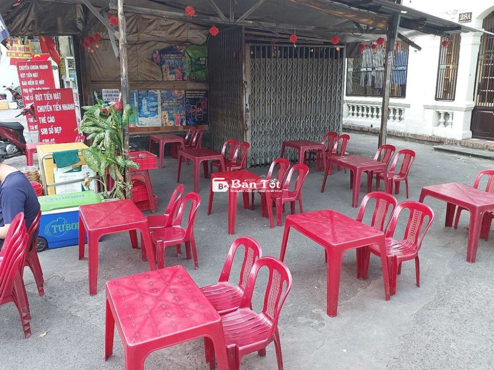 Tuyền nam phục vụ quán nướng tại quận Bình Thạnh