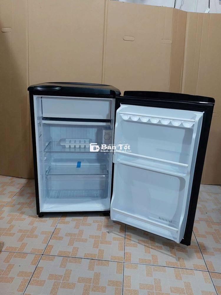 Tủ lạnh Aqua D990K3 1ngăn nhỏ gọn, mới keng.