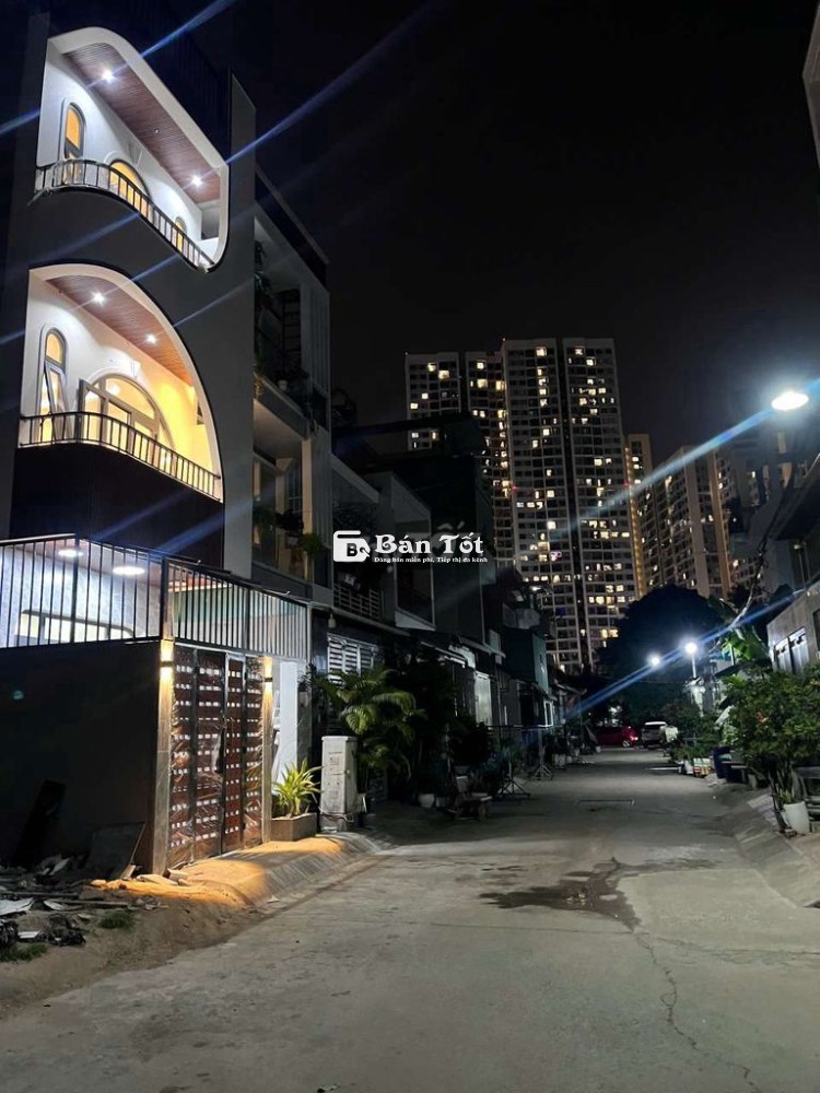 Bán nhà 3 Tầng đường Nguyễn Xiển , 3PN , 1 Phòng thờ , Hướng Nam