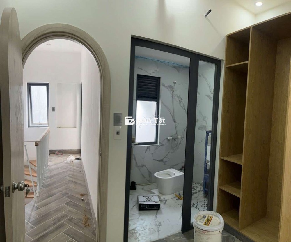 Bán nhà 3 Tầng đường Nguyễn Xiển , 3PN , 1 Phòng thờ , Hướng Nam