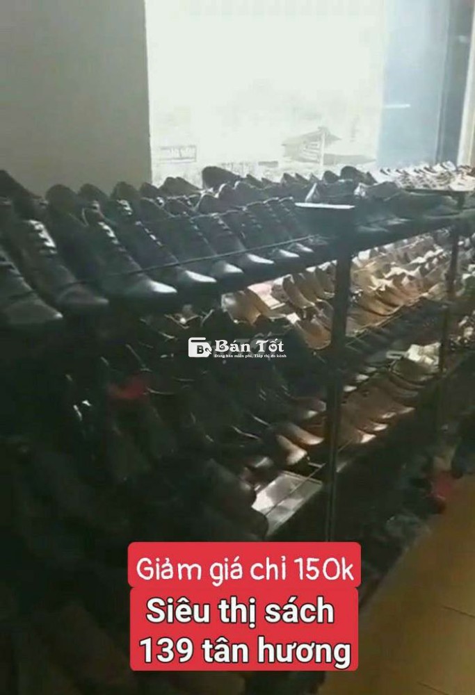 Giày nam giảm giá tại các siêu thị sách