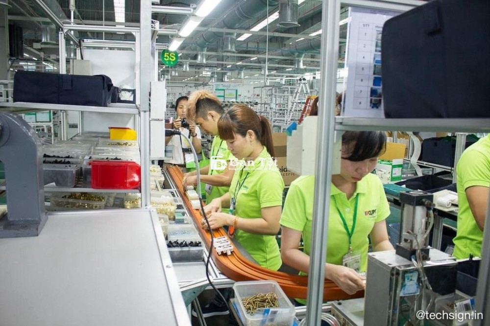 CÔNG NHÂN LẮP RÁP LINH KIỆN ĐIỆN TỬ