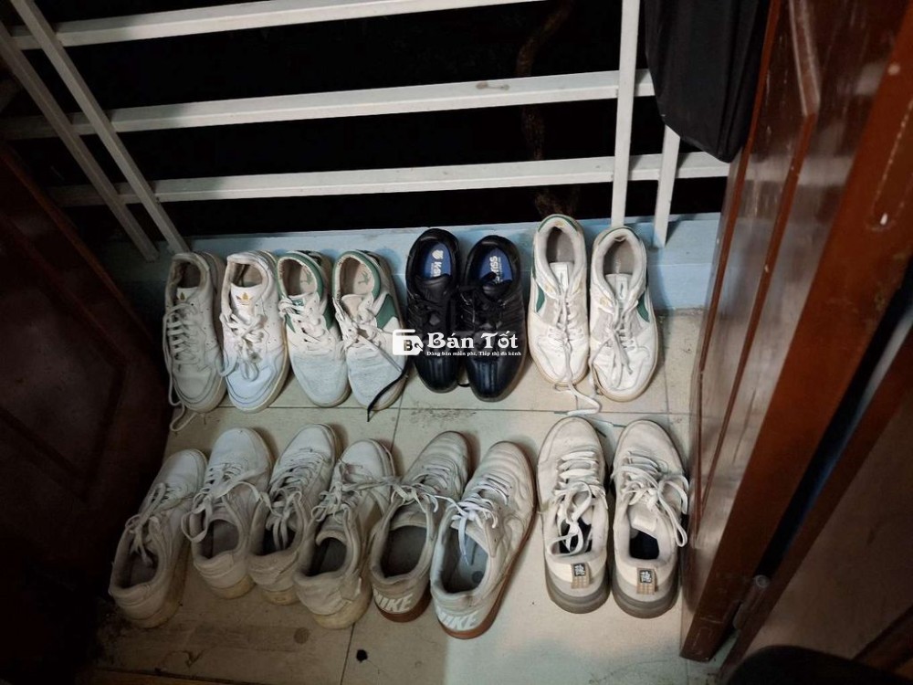 Pass nhanh giày về quê SIZE 42 - 75k/đôi  