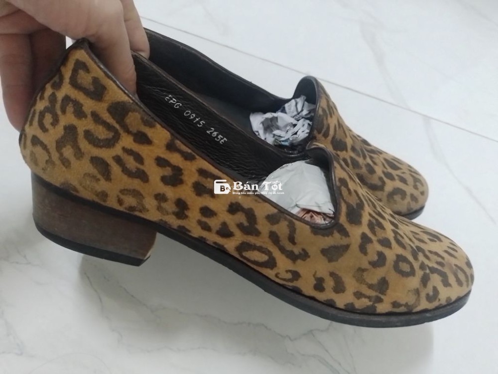 Bán đôi giày nội địa nhật