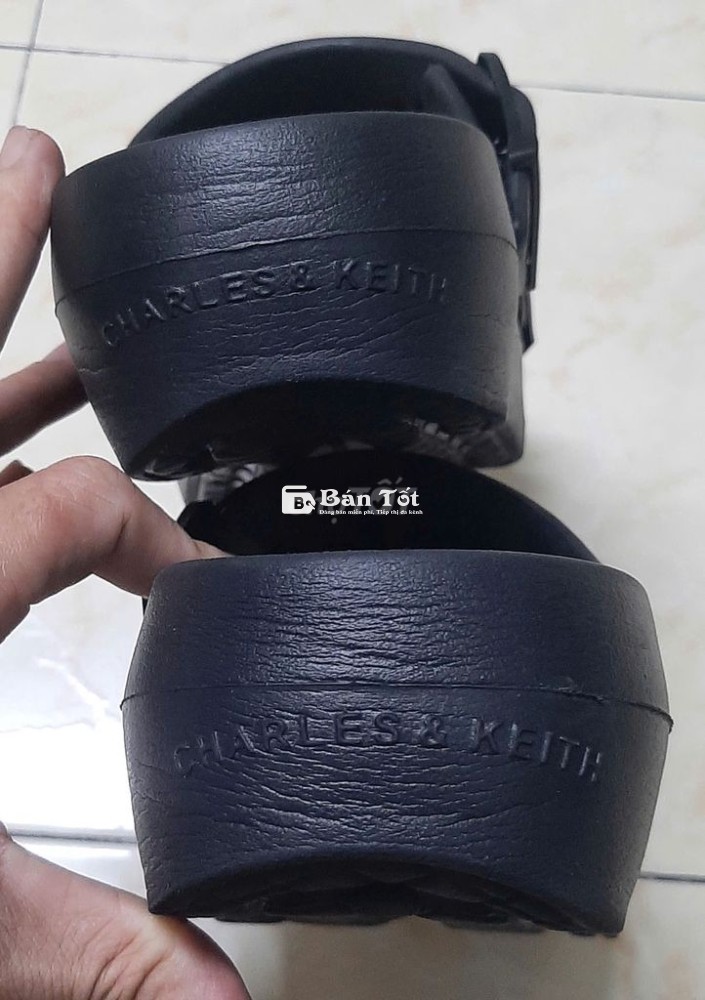 Đôi Dép Quai Đôi Đế Bánh Mỳ Cao 5cm Charles & Keith - Giá Hời!