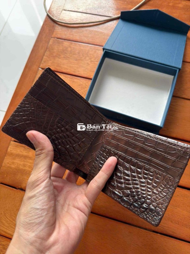 Ví Da Cá Sấu Cao Cấp - Giá Hời!