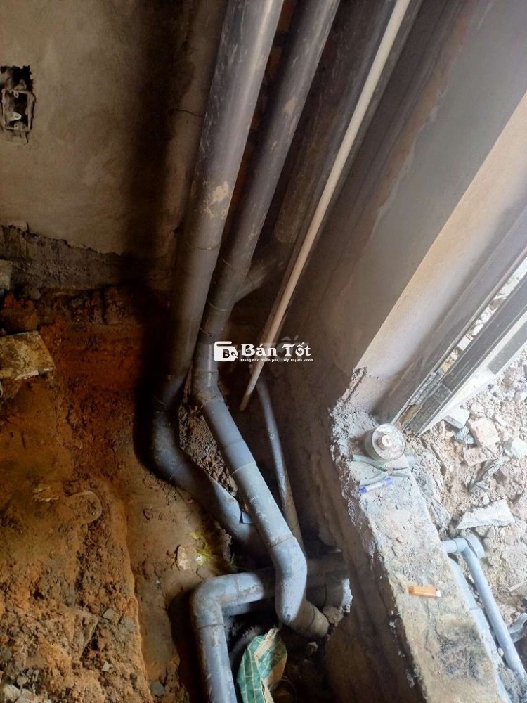 Tuyển Phụ và Thợ Điện Nước (Làm Gấp)  