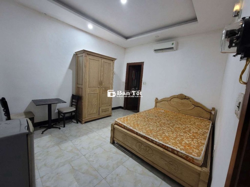 Bán tòa căn hộ gần bến xe