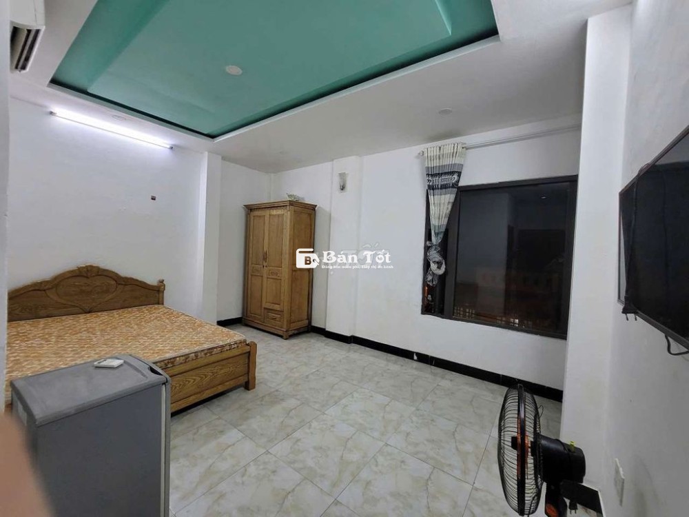 Bán tòa căn hộ gần bến xe
