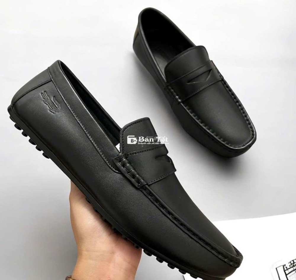 Giầy Lacoste đen.