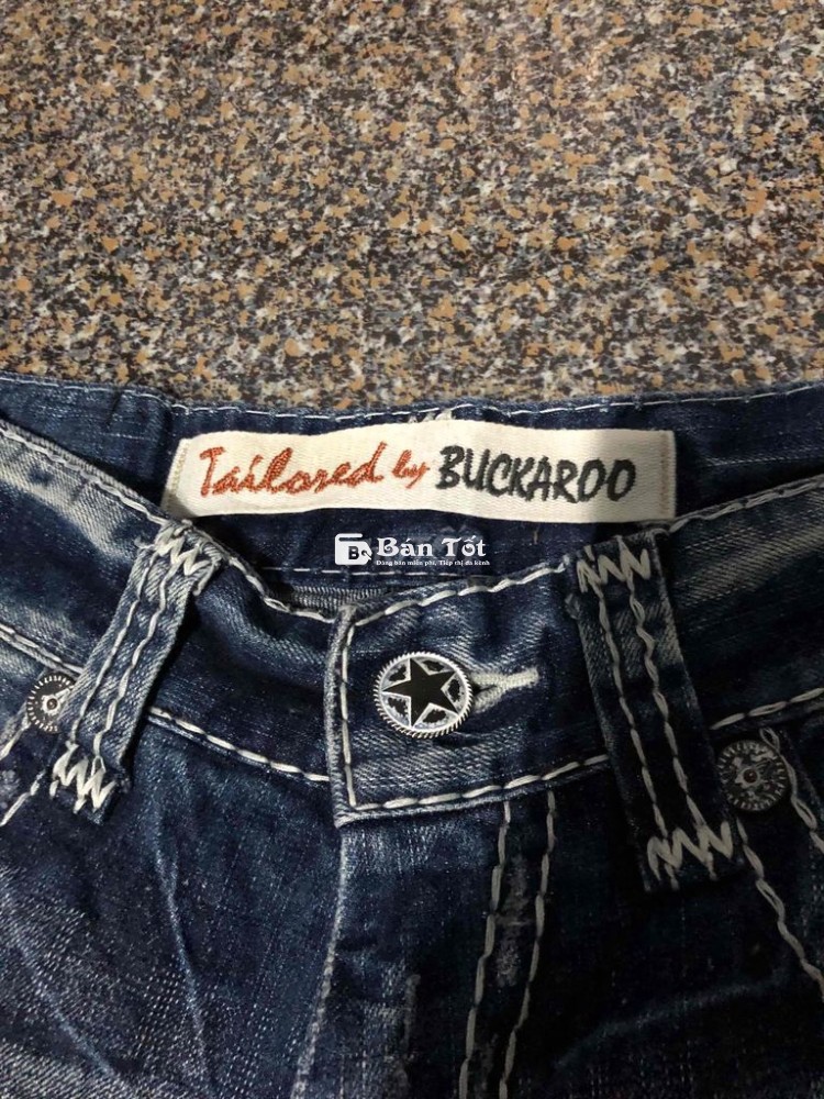 một em short jeans hiệu buckaroo size 31 ok