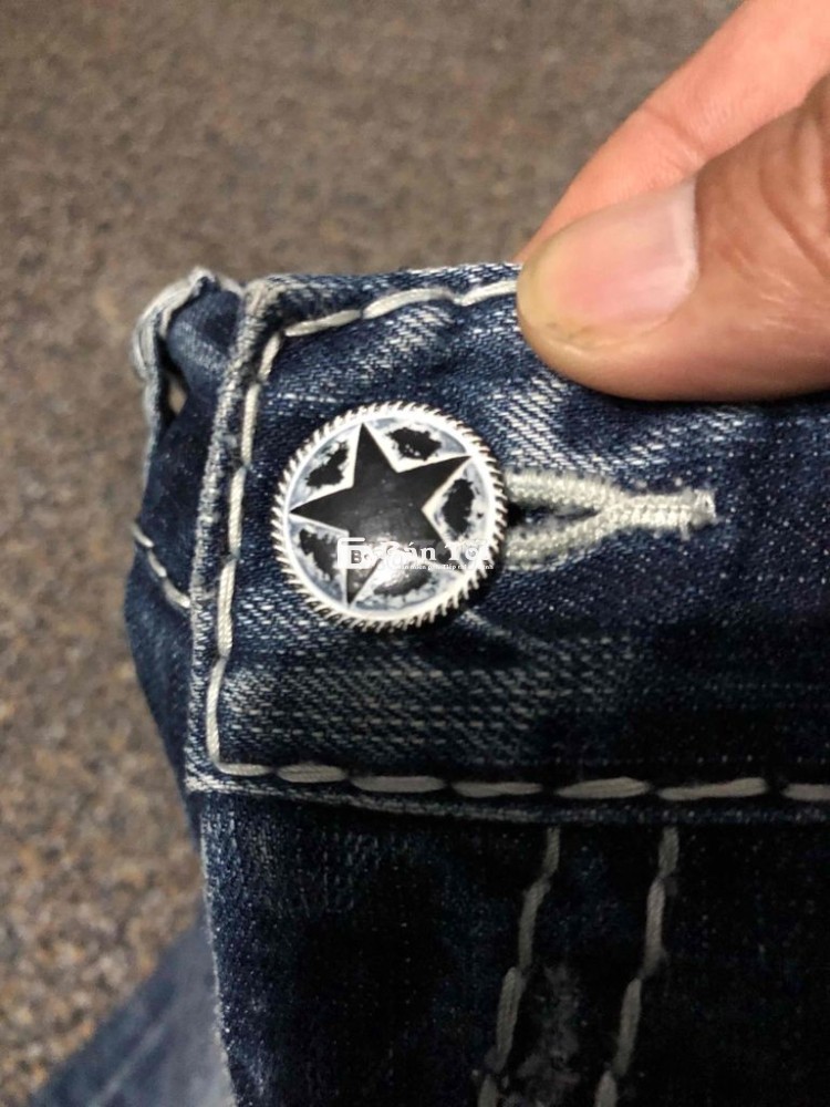một em short jeans hiệu buckaroo size 31 ok
