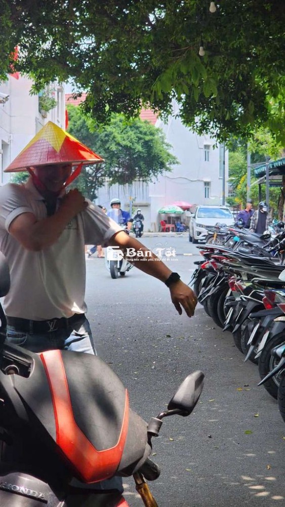 Cần tuyển 3 đồng đội ca sáng