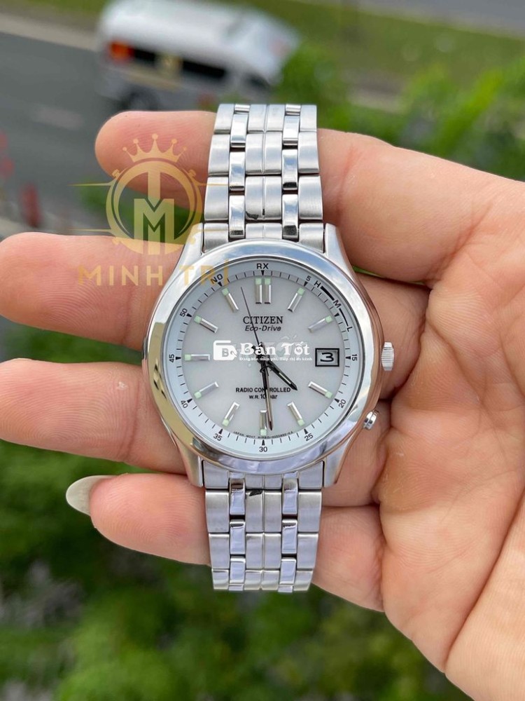 Đồng hồ Citizen lịch vạn niên, pin năng lượng